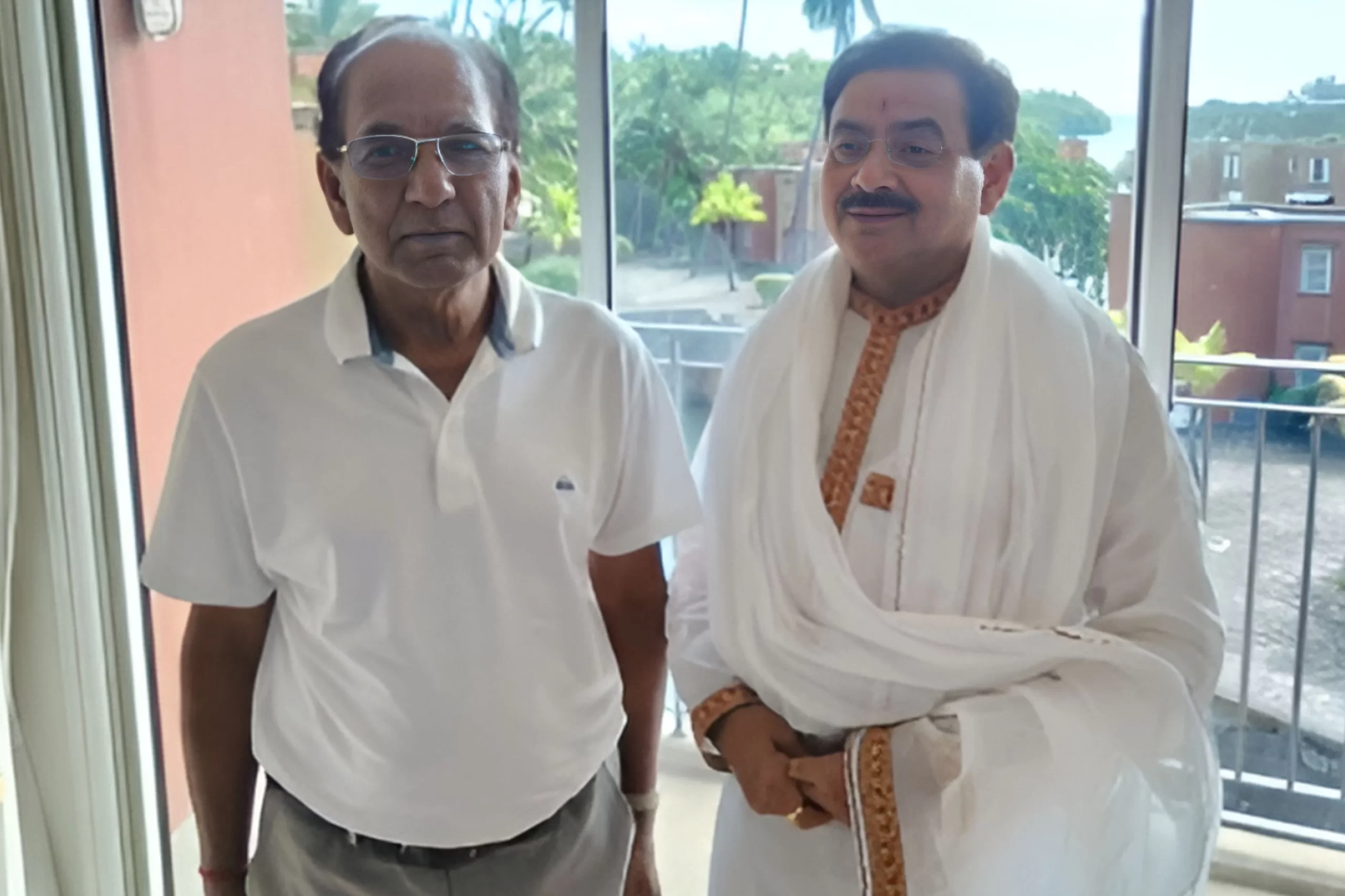 Shri Anil Bachoo with Sadguru Sakshi Shree