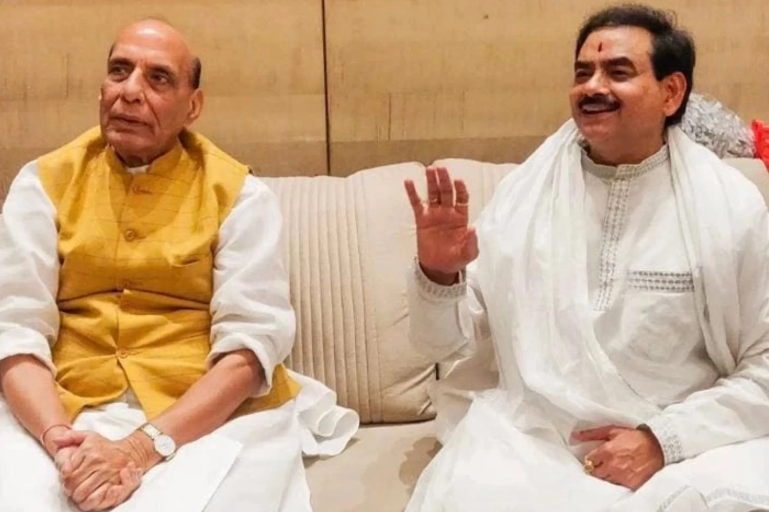 Hon'ble Shri Rajnath Singh with Sadguru Sakshi Shree
